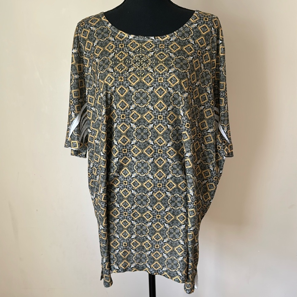 Jeweled tee